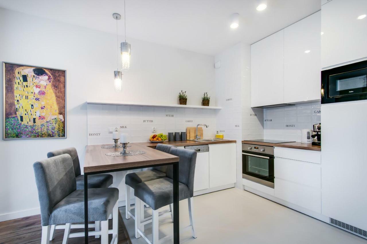 Apartments Cracow Wawrzynca By Noclegi Renters كراكوفيا المظهر الخارجي الصورة